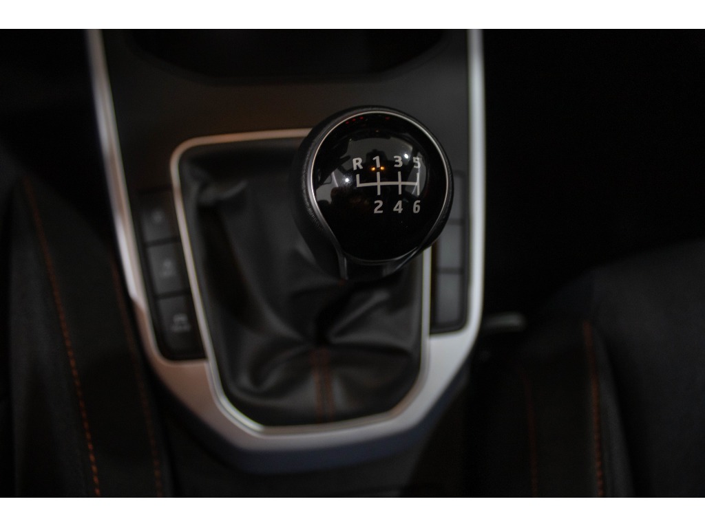 SEAT Arona 1.0 TSI FR full