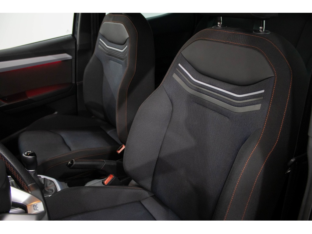 SEAT Arona 1.0 TSI FR full