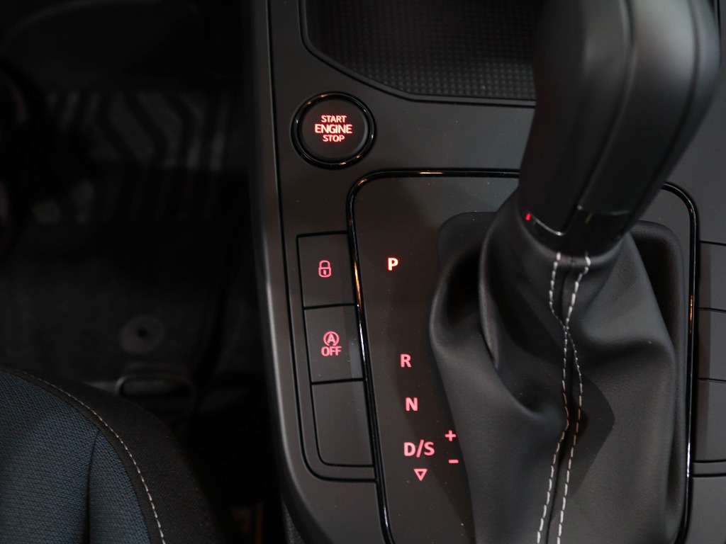 SEAT ARONA 1.0 TSI STYLE DSG full