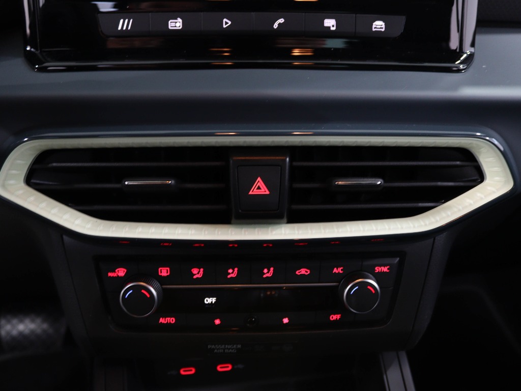 SEAT ARONA 1.0 TSI STYLE DSG full