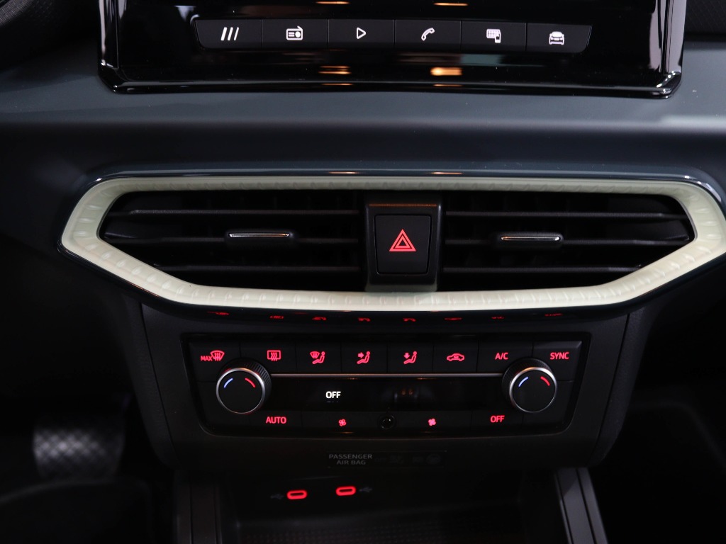 SEAT ARONA 1.0 TSI STYLE DSG full