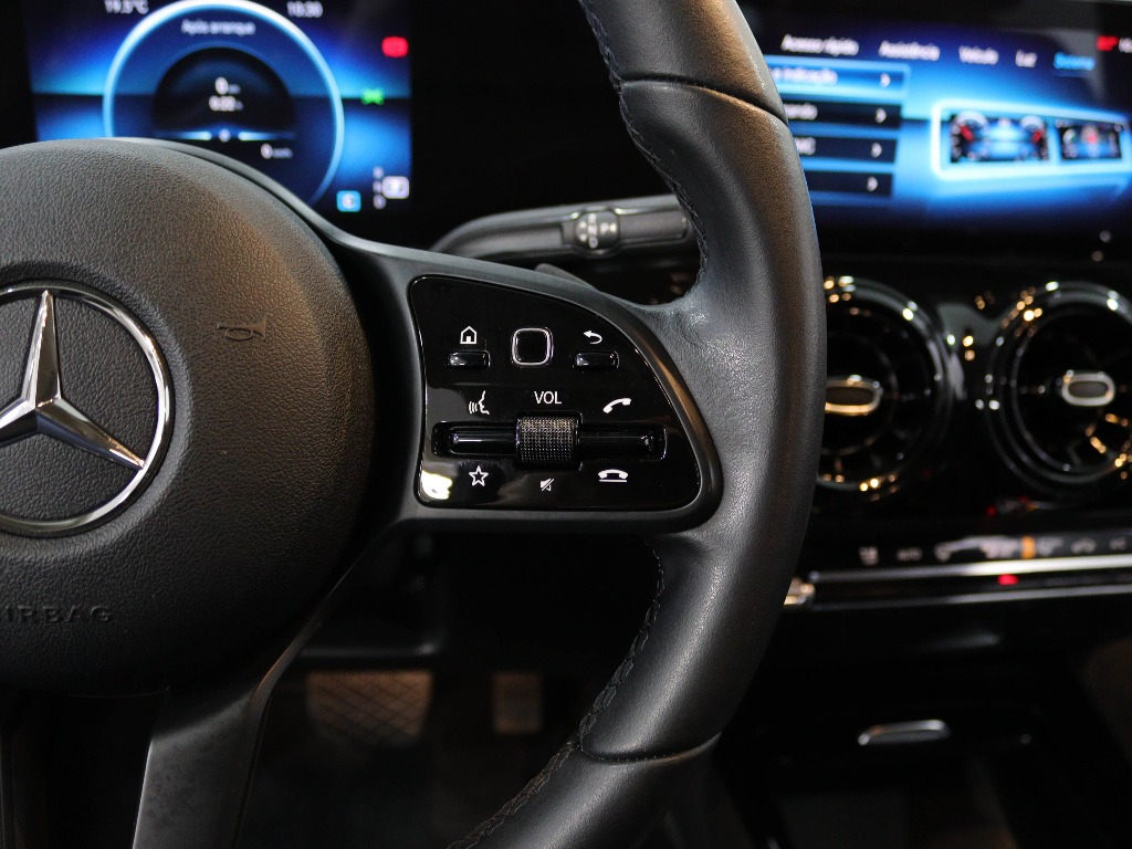MERCEDES-BENZ Classe GLA 180 D full