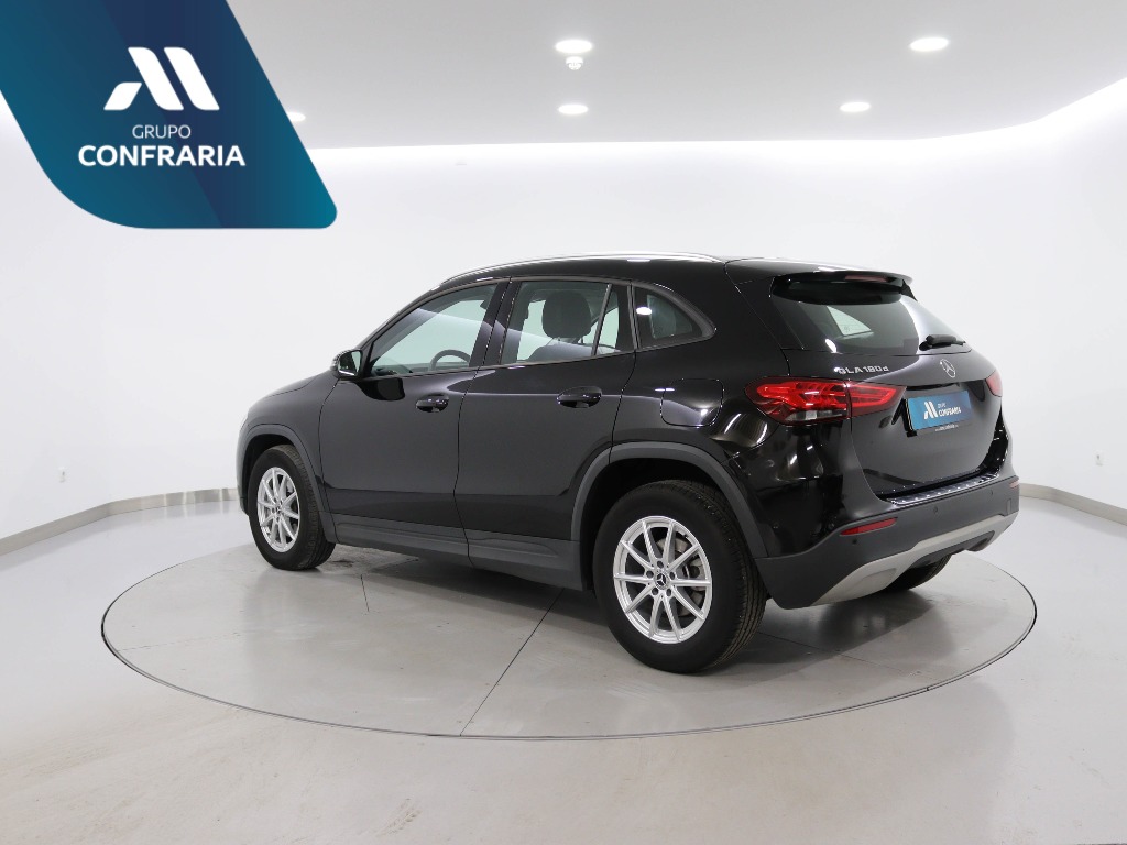 MERCEDES-BENZ Classe GLA 180 D full