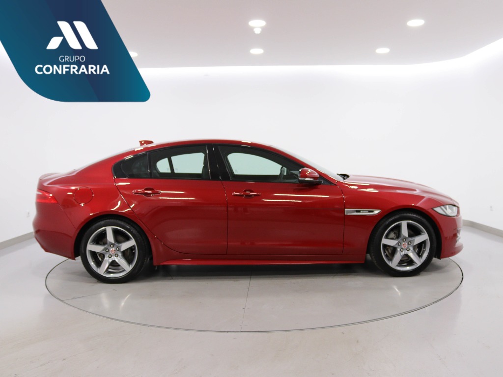 JAGUAR XE 2.0 D R-SPORT full