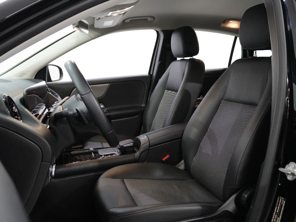 MERCEDES-BENZ Classe GLA 180 D full