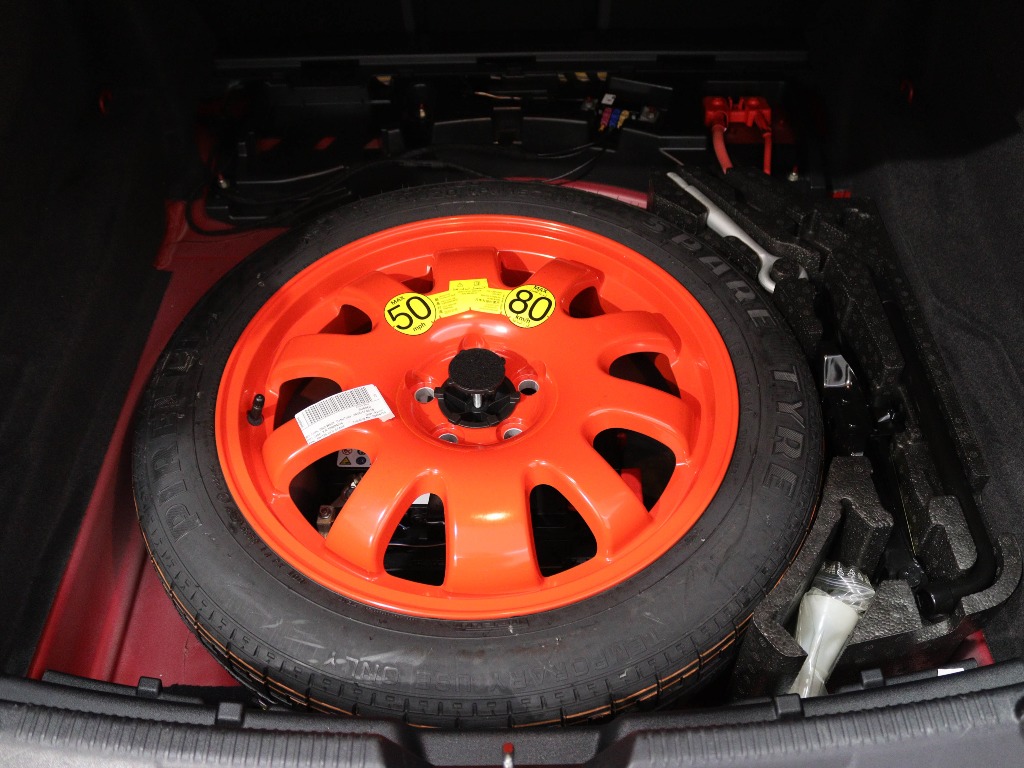 JAGUAR XE 2.0 D R-SPORT full