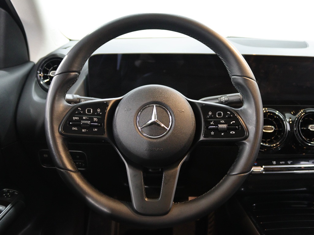 MERCEDES-BENZ Classe GLA 180 D full