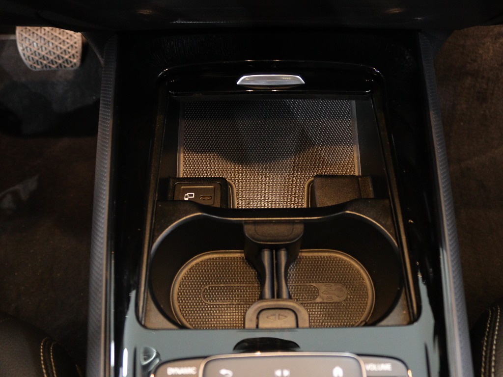 MERCEDES-BENZ Classe GLA 180 D full