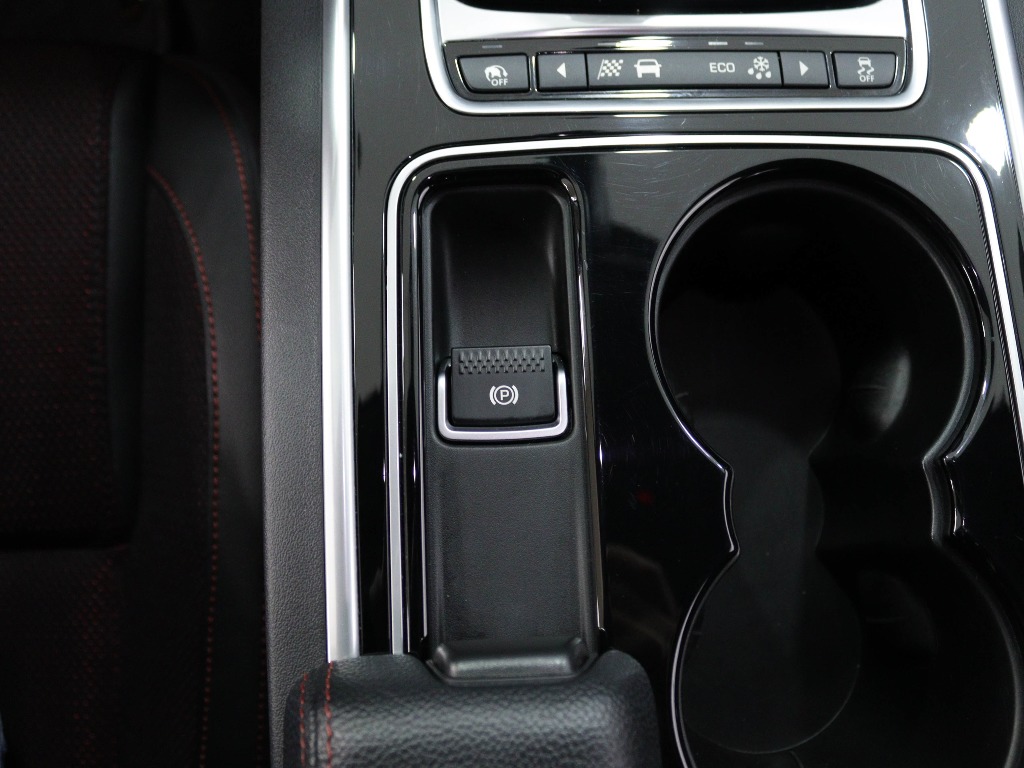 JAGUAR XE 2.0 D R-SPORT full