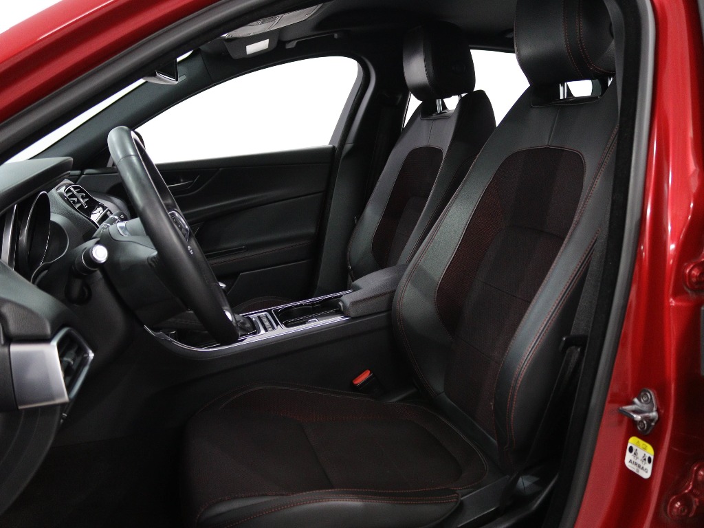 JAGUAR XE 2.0 D R-SPORT full