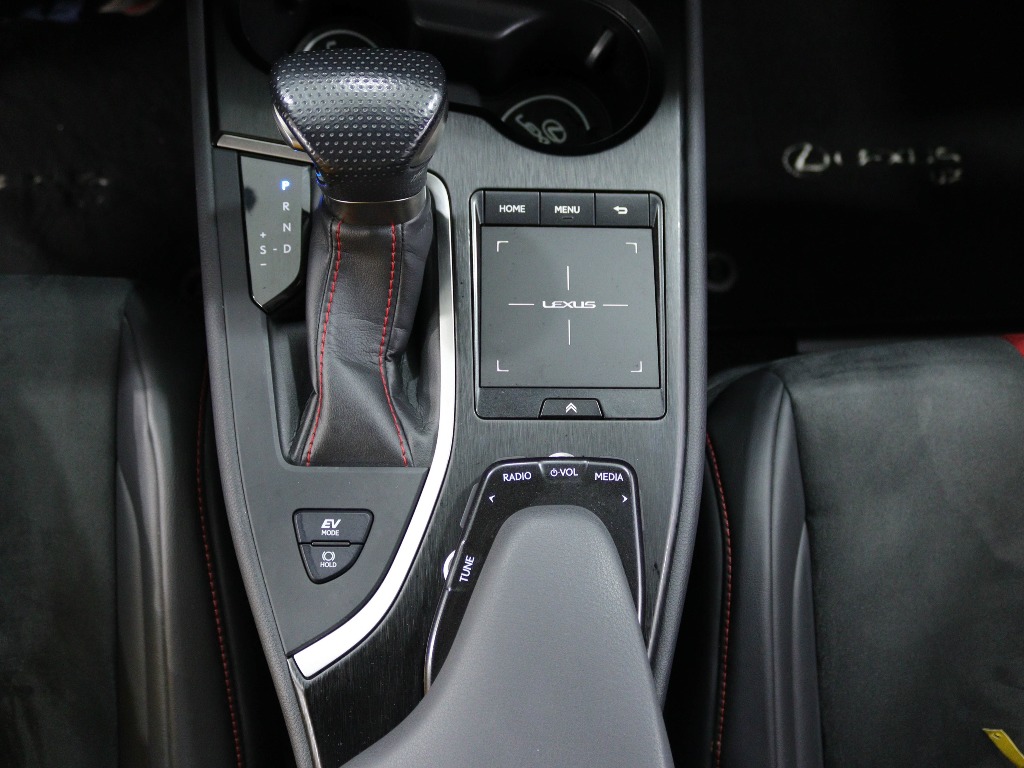 LEXUS UX 250H F SPORT full