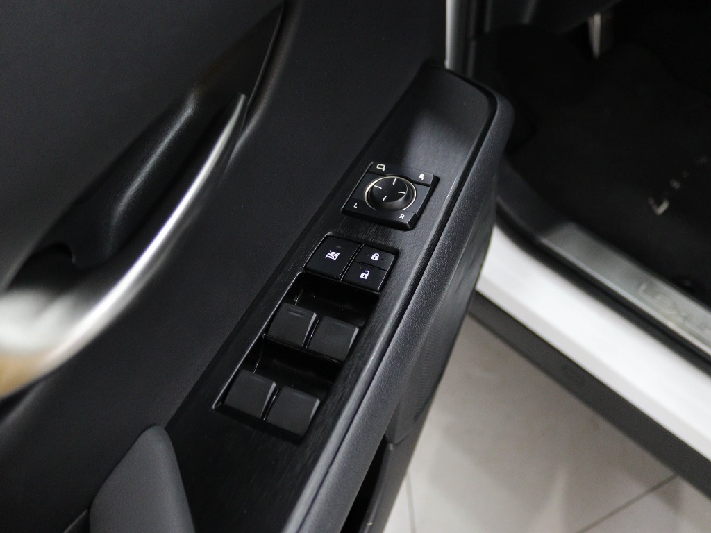 LEXUS UX 250H F SPORT full