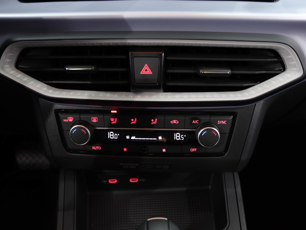 SEAT IBIZA 1.0 TSI FR DSG full