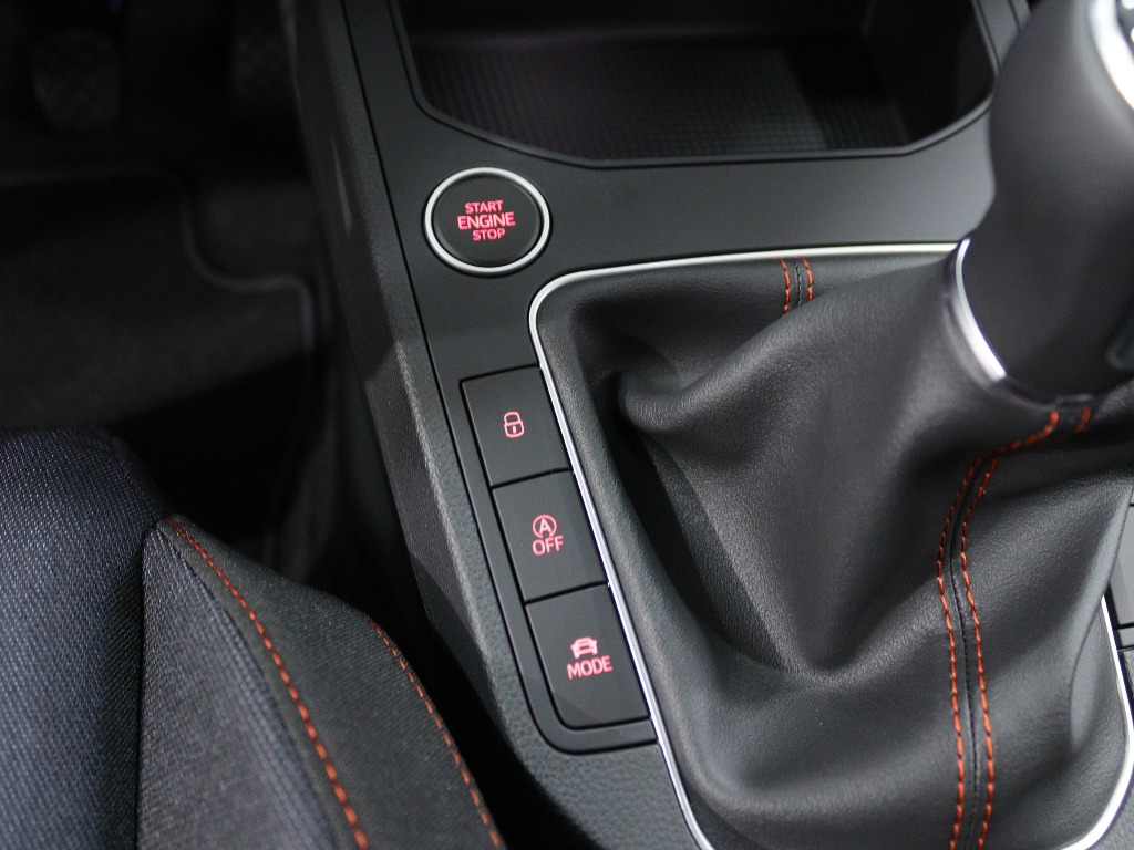 SEAT IBIZA 1.0 TSI FR full